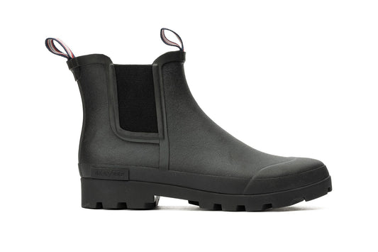 Side view of Bolinas Off Shore Boot in Black with elastic side panels and pull tabs.