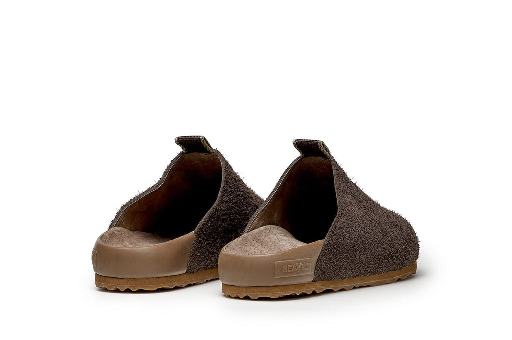 SeaVees Tiburon Trekker Suede Clogs Expresso Vibram Soles Men’s 12 Review: SeaVees Tiburon Trekker Clogs - PureWow main image 4