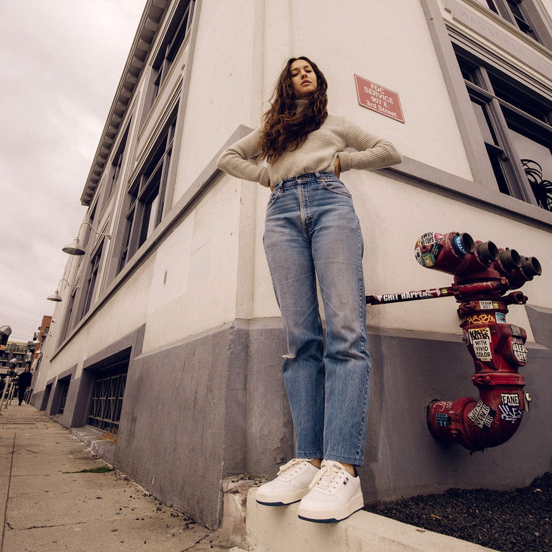 Womens Cardinal Sneaker White Navy – SeaVees