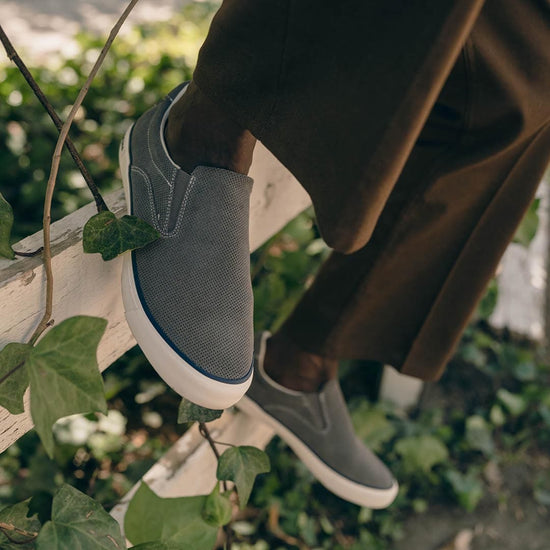 seavees hawthorne slip on standard